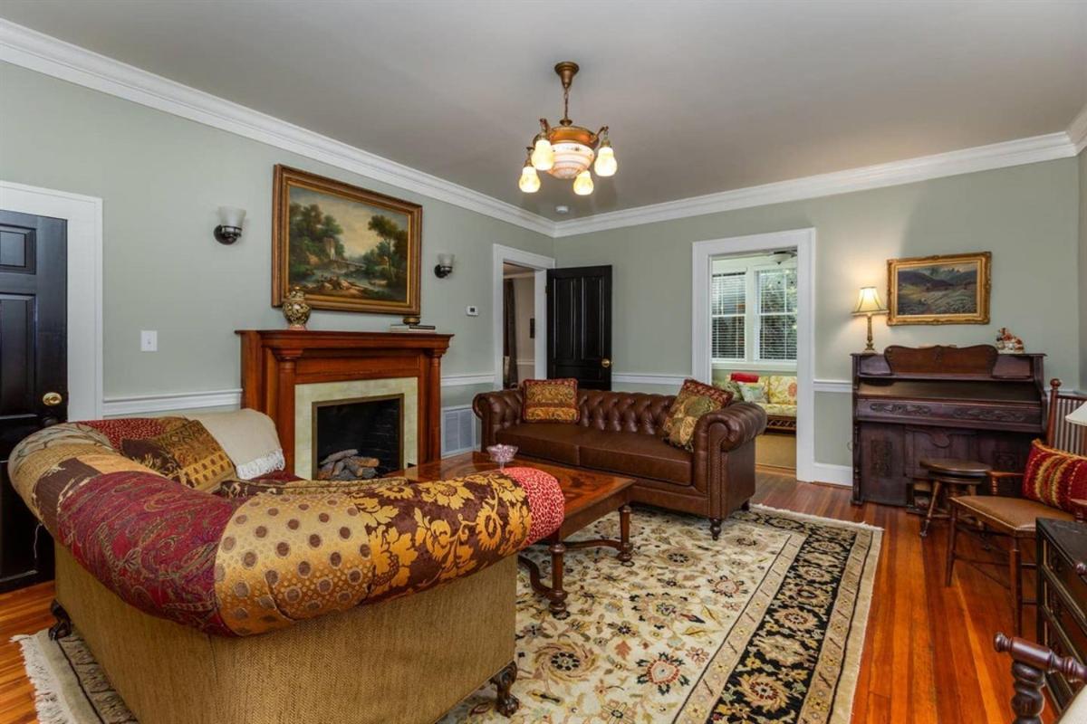 Renowned Historic Home Downtownacross From Park Winston-Salem Exterior foto